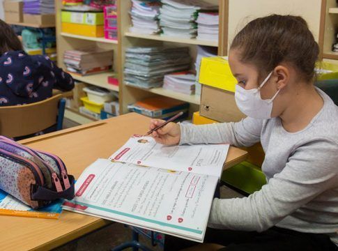 Imbroda destaca el aumento de docentes y aulas en la legislatura a pesar del descenso de casi 50.000 alumnos en Infantil y Primaria