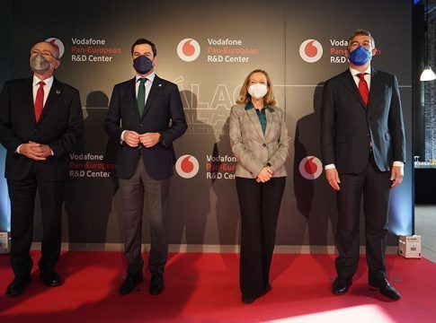 Moreno prevé que el Centro I+D de Vodafone en Málaga sea imán para nuevos proyectos en Andalucía￼