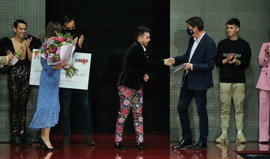 Marín subraya el papel de la moda flamenca como generador de empleo y riqueza en Andalucía￼