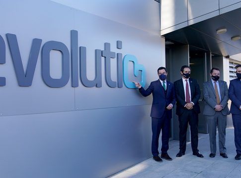 Moreno señala que la agenda reformista del Gobierno andaluz está sirviendo de estímulo y acicate para que empresas como Evolutio se asienten en Linares￼