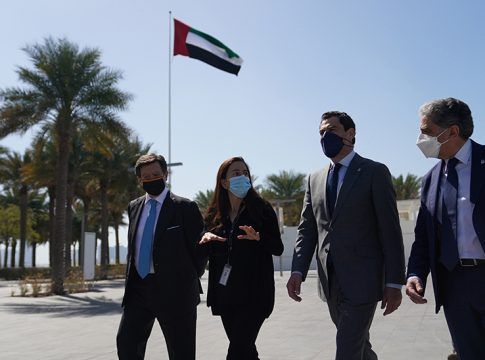 Moreno abre la puerta a los Emiratos Árabes a una mayor inversión en Andalucía "sin obstáculos"