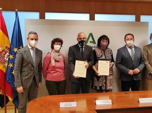 La Junta impulsa una comunidad energética en el barrio sevillano de Torreblanca para abastecer a hogares vulnerables