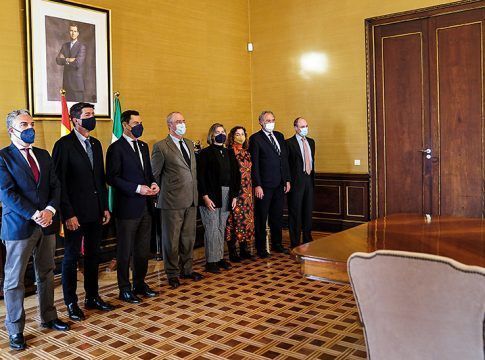 Moreno: "La capacidad de diálogo y el sentido de la responsabilidad de Manuel Clavero son el faro de nuestra política"