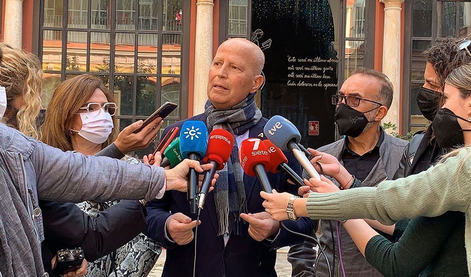 Imbroda anuncia negociaciones para equiparar el salario del docente andaluz a la media nacional