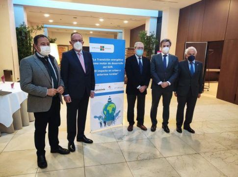 La Junta de Andalucía estudia impulsar los proyectos ecity de Sevilla y Málaga mediante la Compra Pública de Innovación