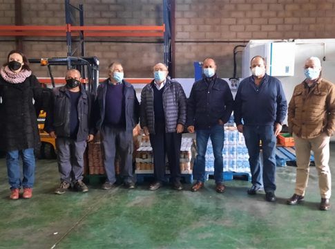 La CR Palos dona la recaudación de su Árbol Solidario de los Deseos al Banco de Alimentos 