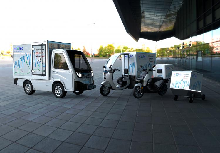 Bridgestone colabora con la empresa sevillana Scoobic para impulsar la movilidad sostenible de última milla