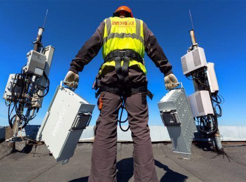 InnovaSur trabaja en la instalación de puntos de acceso wifi en espacios públicos de municipios andaluces