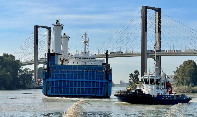 La Autoridad Portuaria de Sevilla licita el mantenimiento de calados en la dársena del puerto