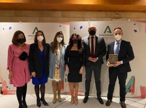 La Asociación de Voluntarios de CaixaBank recibe el Premio ‘Andalucía + Social’ por su impulso al voluntariado