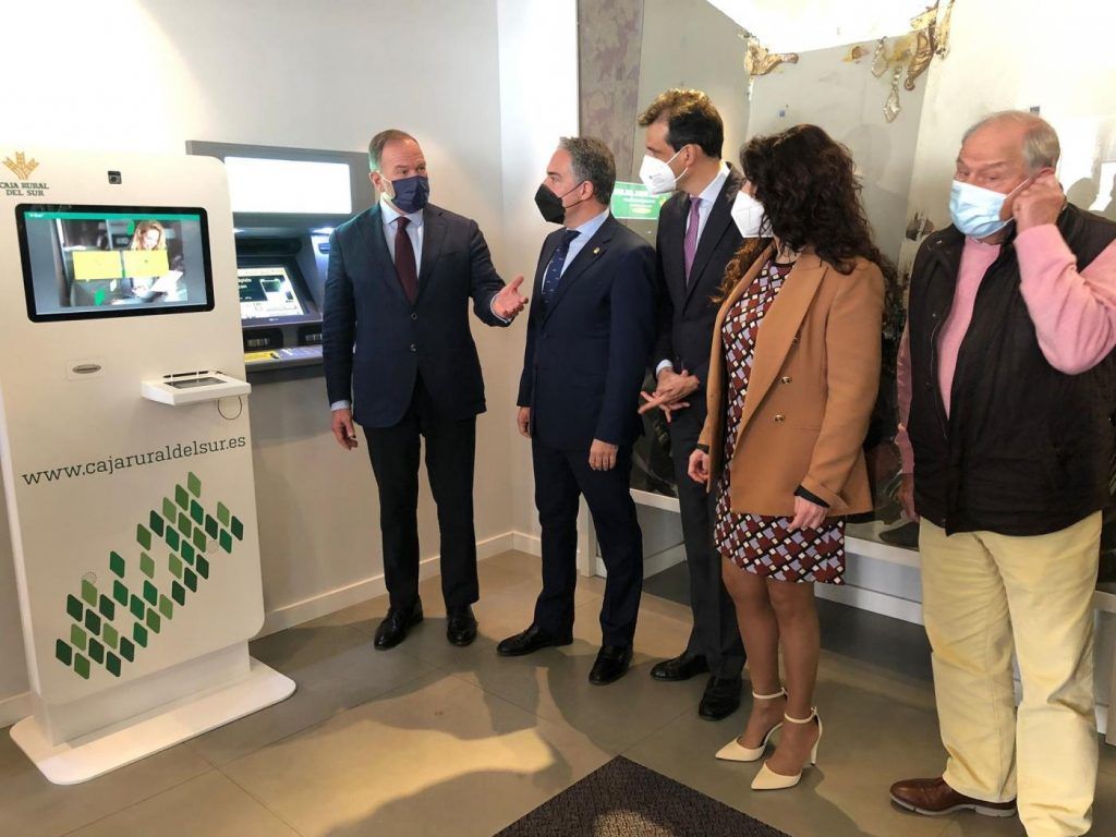 Caja Rural del Sur y la Junta acercan las sucursales bancarias a las zonas rurales