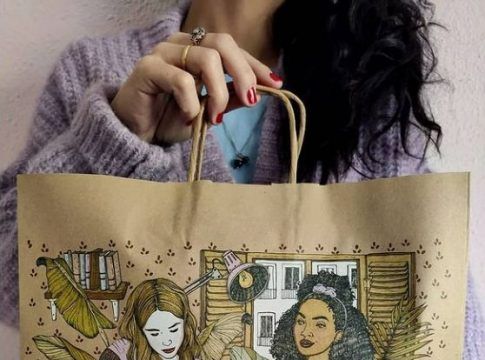 “Cultura ilustrada”, la exposición que convierte las bolsas en un objeto de valor
