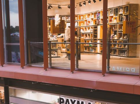 TORRE SEVILLA refuerza su oferta de moda con la firma andaluza de calzado PAYMA