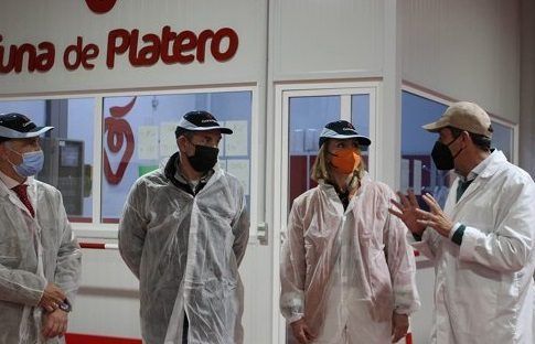 Manuela Parralo visita varias empresas de berries para conocer sus procesos productivos 