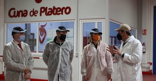 Manuela Parralo visita varias empresas de berries para conocer sus procesos productivos 