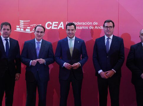 Moreno insta al Gobierno de España a bajar impuestos y poner en marcha una batería de iniciativas para ayudar al sector productivo