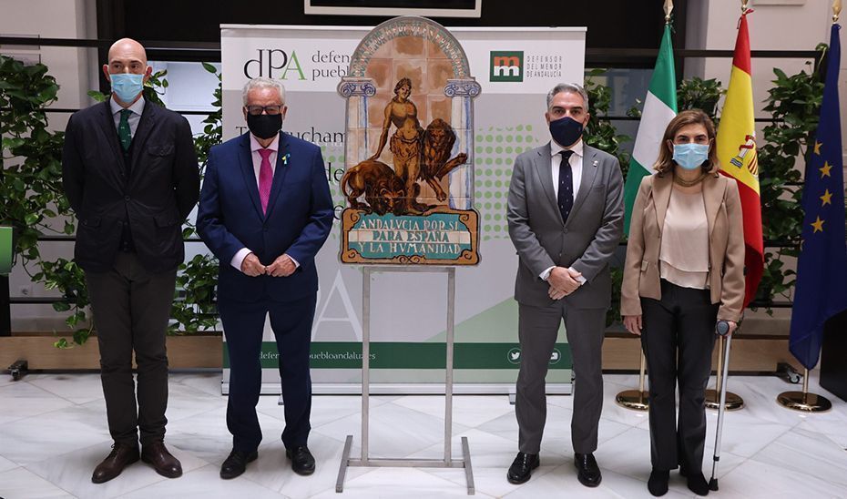 Bendodo asegura que "ser andalucista es defender a los transportistas y a los pescadores que tienen su flota amarrada"