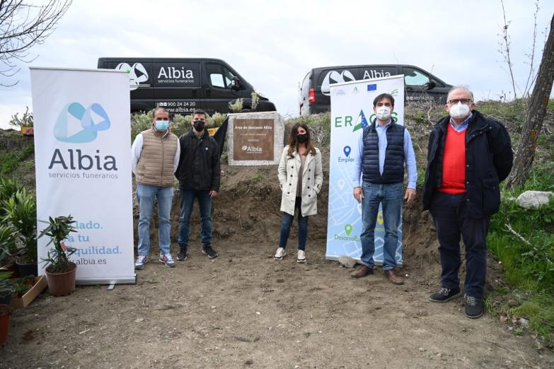 Grupo Albia planta su primer ‘Bosque Albia’ en Andalucía con la reforestación de la Vía Verde de Linares