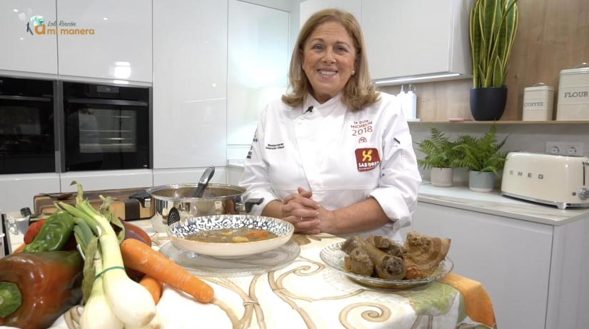 Loli Rincón, jefa de cocina del Grupo Manolo Mayo, lanza su propio canal de YouTube para enseñar a guisar a las nuevas generaciones
