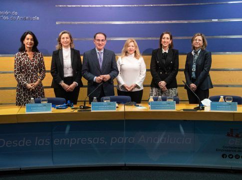 González de Lara, reelegido por aclamación presidente de CEA para los próximos cuatro años