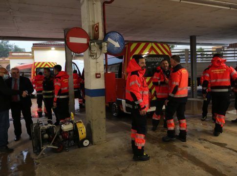 La Diputación envía a Ucrania tres furgonetas del CPB con 3.000 kilos de material de técnico de emergencias