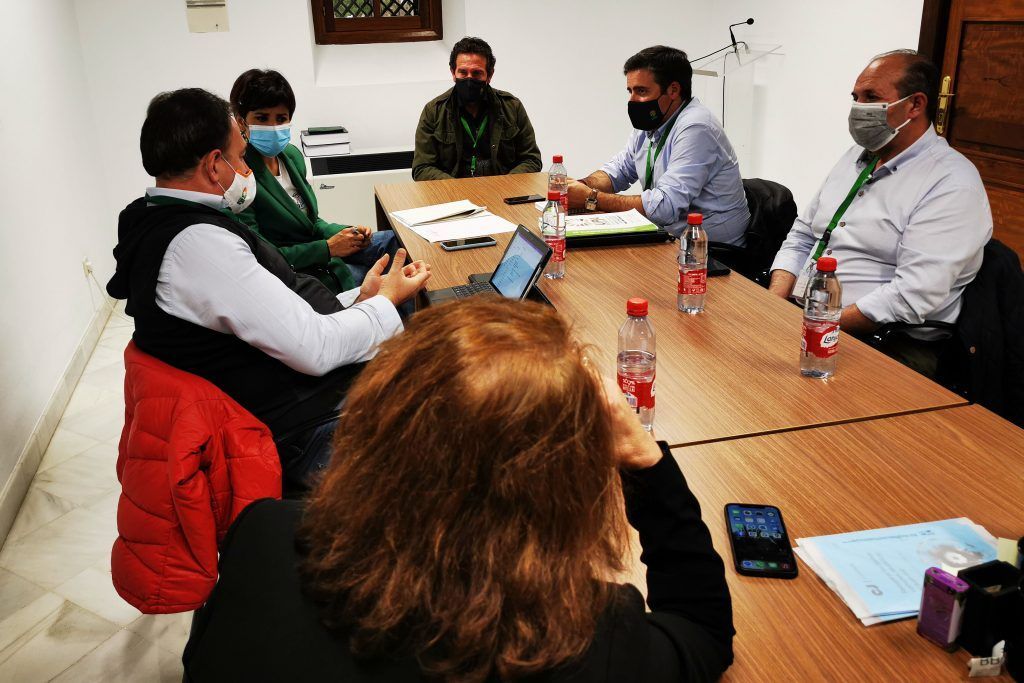 UPA Andalucía aborda la defensa de la agricultura y ganadería familiar en una reunión de trabajo con Teresa Rodríguez