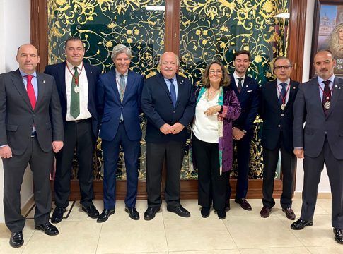 Aguirre destaca la importante labor social de la hermandad del Cristo del Buen Fin de Sevilla