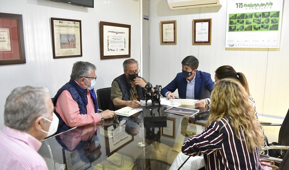 Marín resalta el papel del caballo para la generación de empleo en el sector turístico