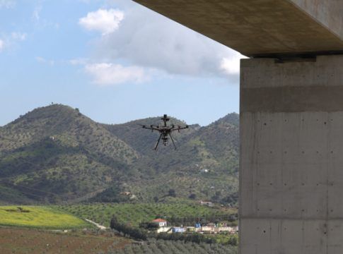 El centro tecnológico andaluz CATEZ aplica tecnología robótica aérea para la inspección de infraestructuras