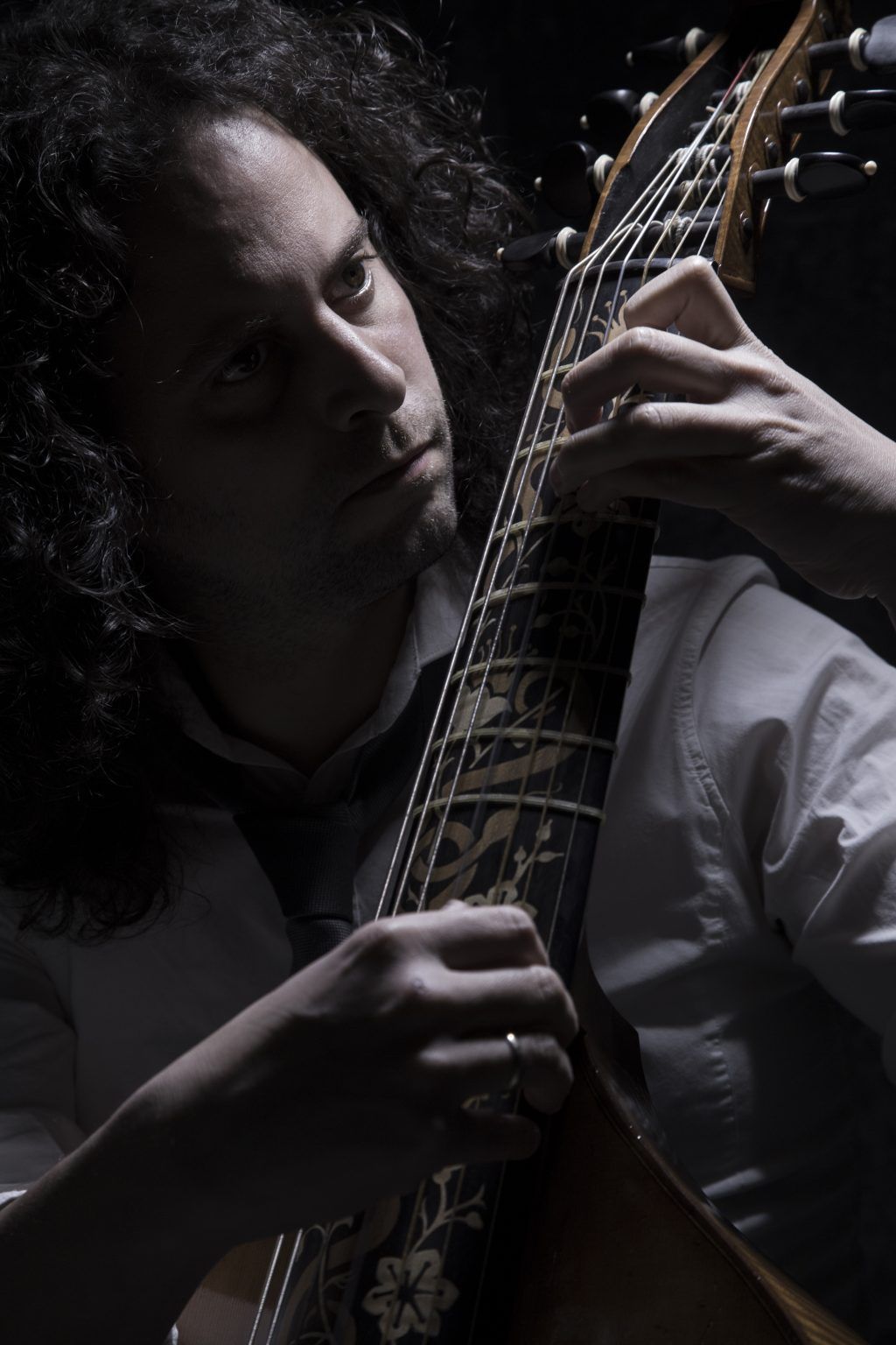 Fahmi Alqhai, el virtuoso violagambista, actúa este sábado en el festival de música antigua de Madrid