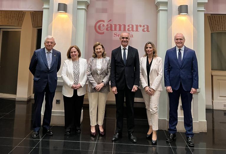 El alcalde defiende la candidatura de Sevilla para albergar la sede de la Agencia Espacial Española