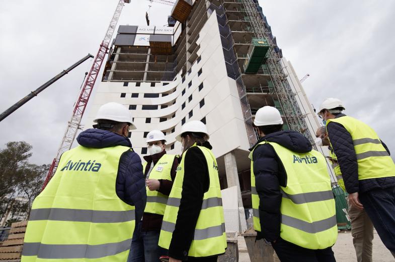 Estudiantes de las universidades de Sevilla y Granada visitan las obras de AQ Urban Sky