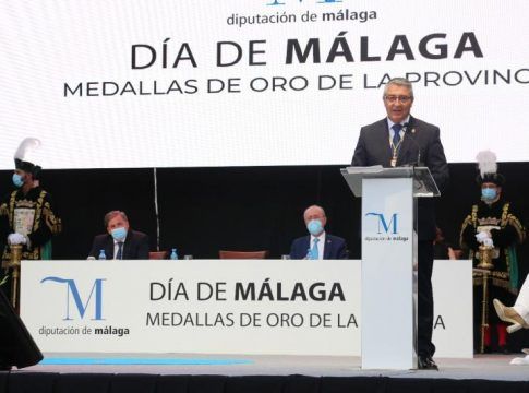 La Diputación reconocerá a María Peláe, el chef Miguel Ángel Herrera, el aeropuerto, Elías Bendodo y la Liga de Jábegas en el Día de la Provincia