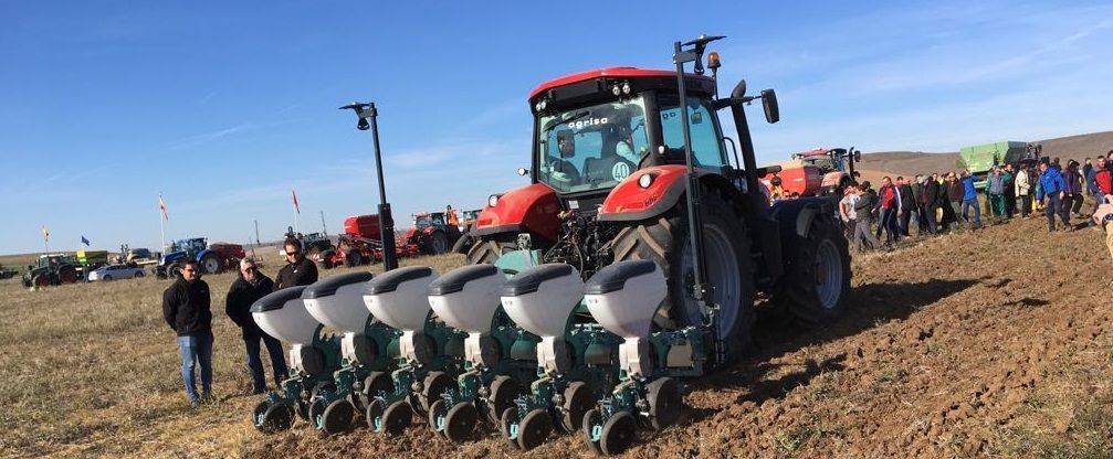 El Gobierno incrementará las ayudas para maquinaria agrícola para que el sector gane en seguridad