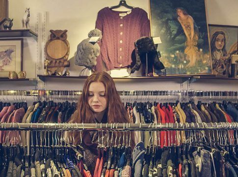 El Consejo Andaluz de Comercio aprueba para 2023 el calendario de apertura comercial de 16 festivos