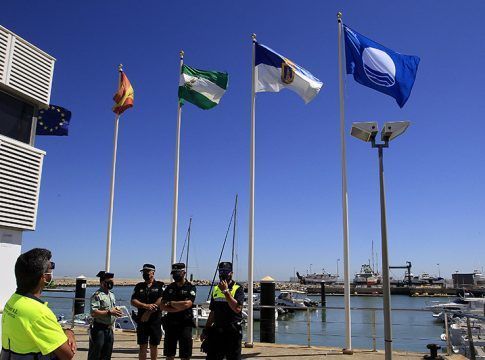 Los puertos andaluces reciben 21 banderas azules, una más que en la anterior temporada