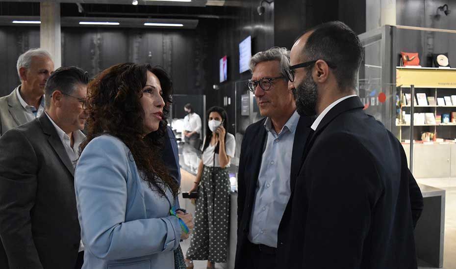 Ruiz aboga por las políticas integrales para la promoción de la población gitana de Andalucía