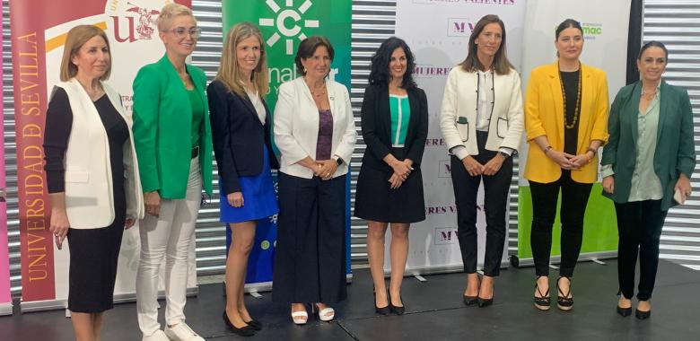 'Verde Azotea' y 'Flow' ganan la final del Programa Áurea de Emprendimiento en Femenino