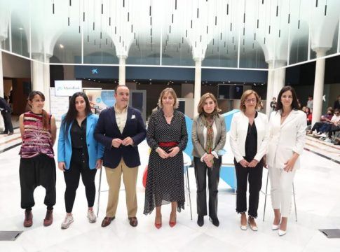 CaixaBank viste de feria su Store Sierpes de Sevilla en el marco del emprendimiento femenino