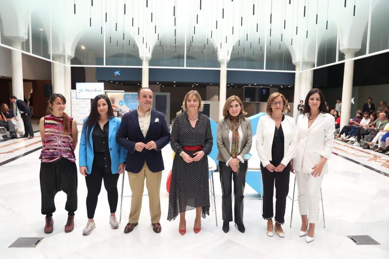 CaixaBank viste de feria su Store Sierpes de Sevilla en el marco del emprendimiento femenino