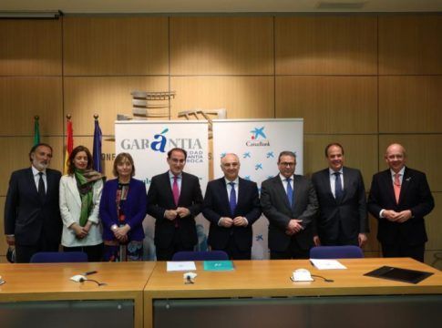 CaixaBank y Garántia amplían hasta los 250 millones de euros la financiación en 2022 para pymes y autónomos andaluces