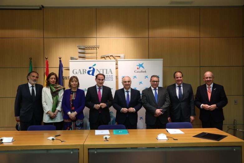 CaixaBank y Garántia amplían hasta los 250 millones de euros la financiación en 2022 para pymes y autónomos andaluces
