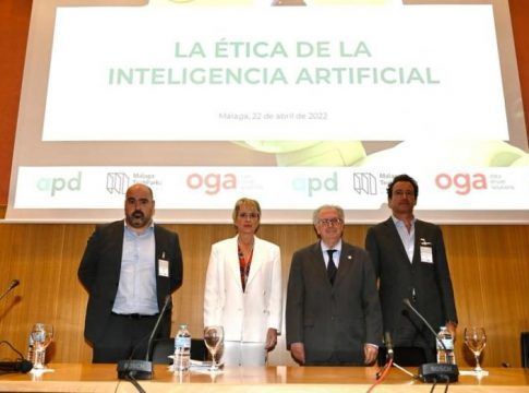 Gobierno y empresas tecnológicas coinciden en que el desarrollo de la inteligencia artificial ha de basarse en normas éticas y en la colaboración público-privada