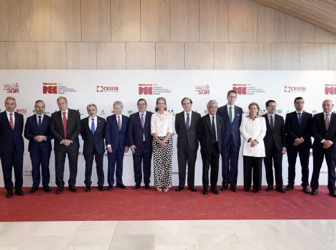 La gala de los Premios PEC de CESUR saca brillo a los empresarios de Andalucía y Extremadura reunidos en el IESE