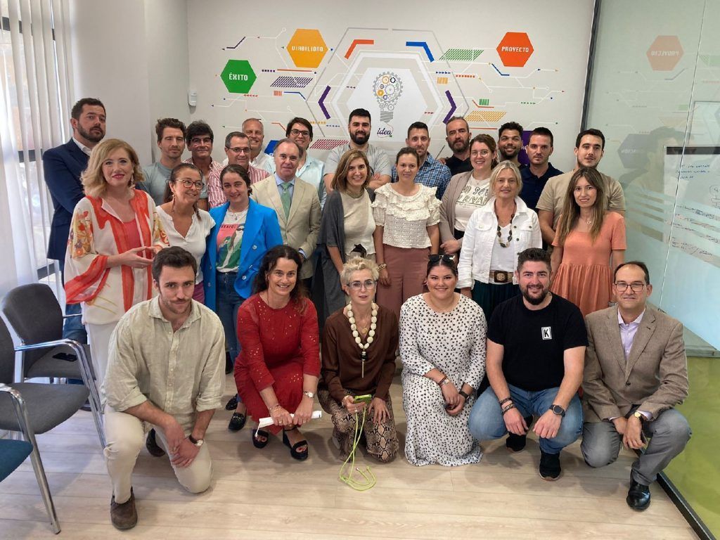La consejera de Empleo destaca el emprendimiento social y juvenil como señas de identidad del CADE de Huelva