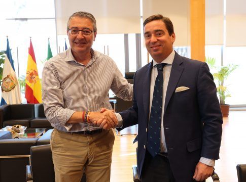 La Diputación y Lances de Futuro firman el contrato de adjudicación de la plaza de toros de La Malagueta para los próximos cuatro años