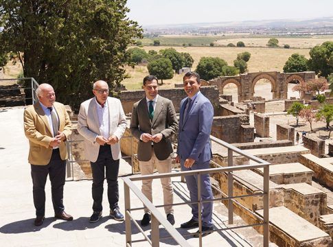 Moreno apuesta por hacer "una gran red social" del patrimonio cultural de Andalucía