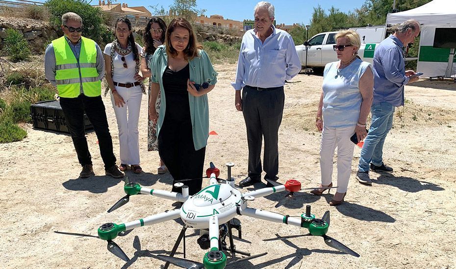 Carmen Crespo destaca el uso de "tecnología hecha en Andalucía" para la restauración de cauces