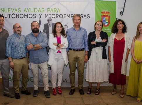 Salteras presenta una nueva web y un plan para dinamizar el comercio local dotado con ayudas por más de 700.000 euros