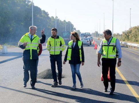 El Puerto de Huelva prevé finalizar este mes las obras de adecuación y desdoble de la carretera de acceso al Muelle Sur
